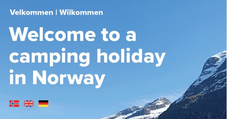 Bilde av forsiden på campingvettreglene. Teksten "Wecome to a camping Holiday in Norway"  med det norske, tyske og britiske flagget under. nederst står en reke ulike logoer, inkludert NHO Reiselivs logo.