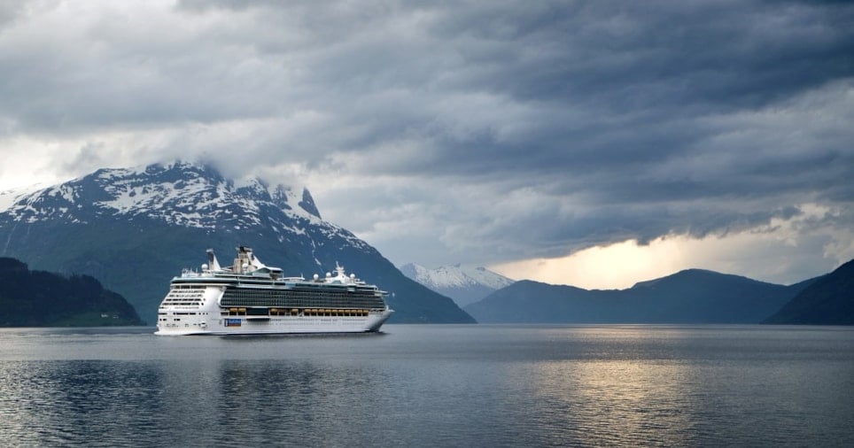 Cruiseskip i Nordfjord. Foto: Photo by Steinar Engeland / Unsplash